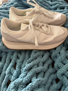 New Balance 237 Womens Sneakers White Suede Gum Sole Shoes Size 8 US WS237NN
